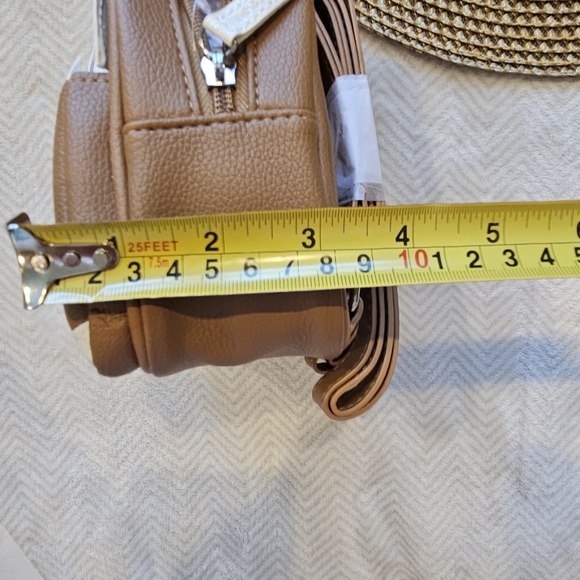 Bath And Body Works Gingerbread House Mini Backpack - Picture 9 of 9